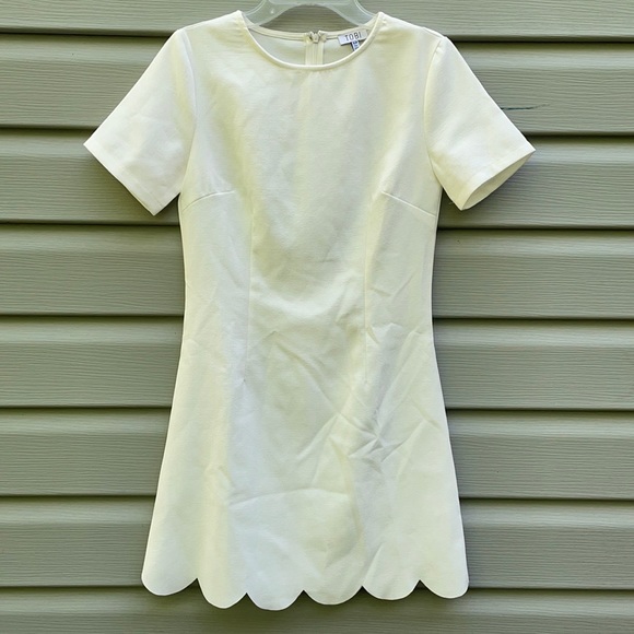 Tobi Dresses & Skirts - Tobi White Scallop Hem Mini Dress